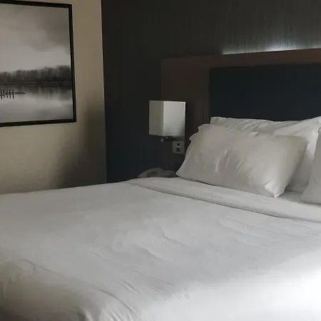 Holiday Inn Express Edmonton Downtown By Ihg Exterior photo